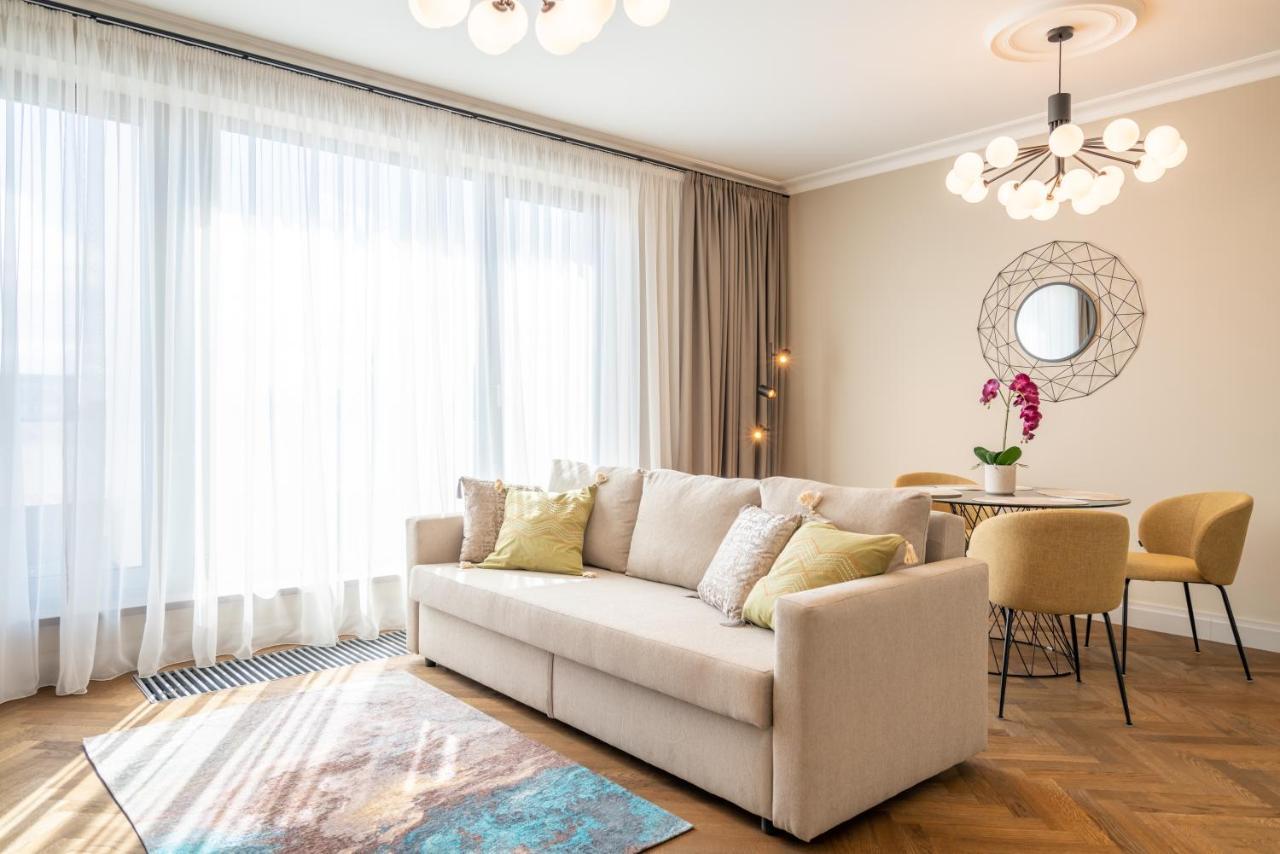 Easyrooms Dzirnavu Riga Exterior photo