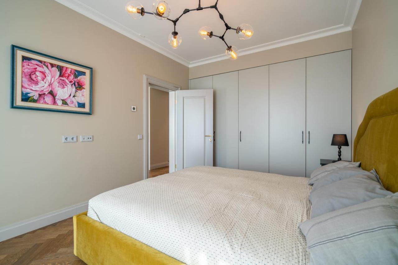 Easyrooms Dzirnavu Riga Exterior photo