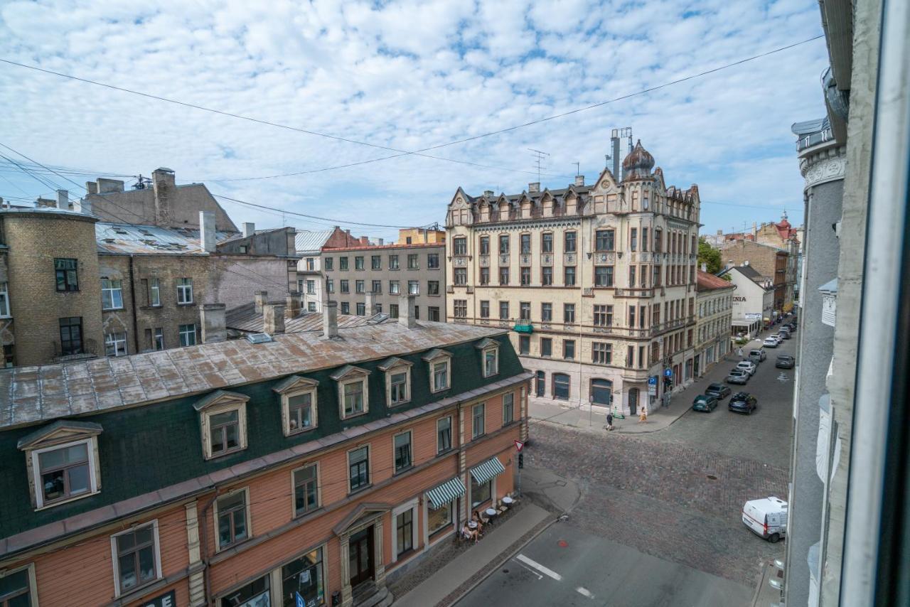 Easyrooms Dzirnavu Riga Exterior photo