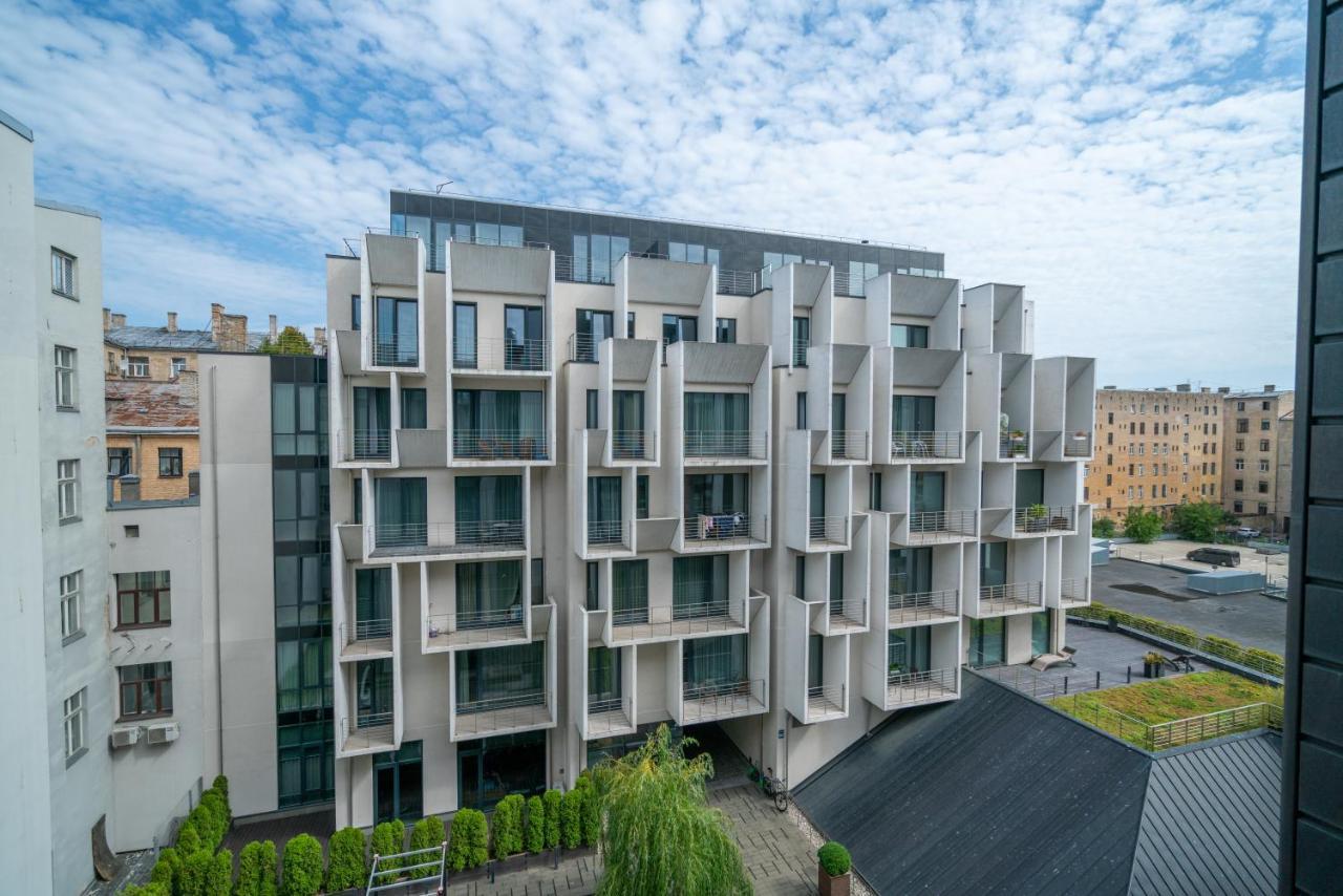 Easyrooms Dzirnavu Riga Exterior photo