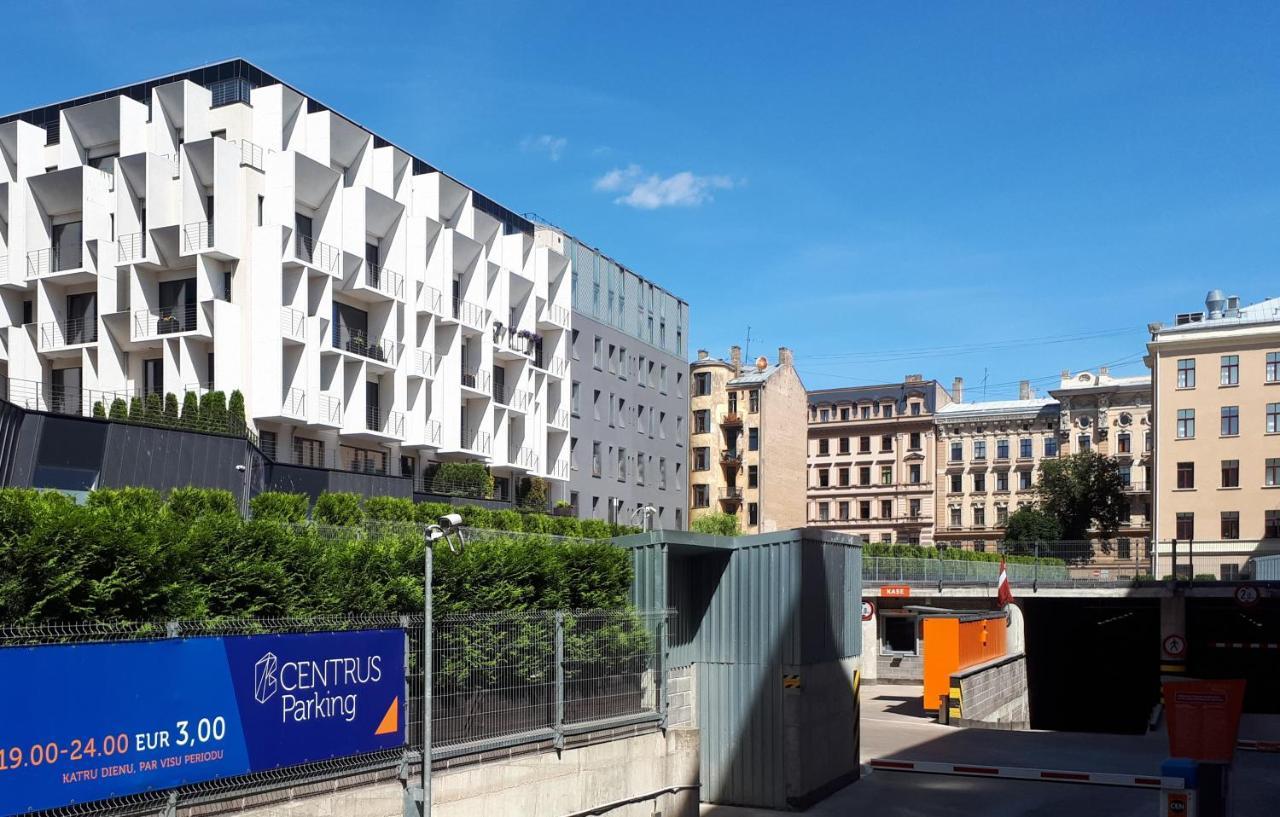 Easyrooms Dzirnavu Riga Exterior photo